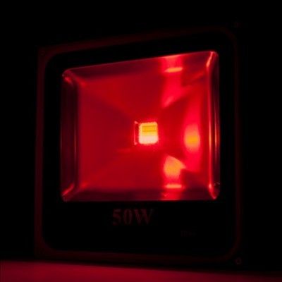 Projetor de luz LED vermelho 50W com estrutura preta