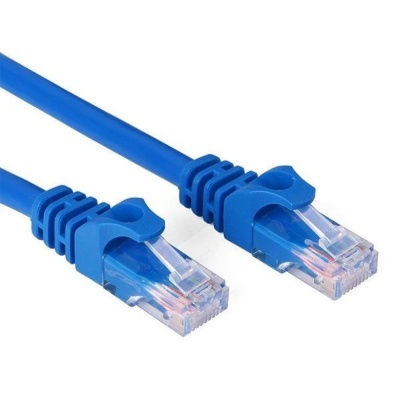 Cabo Ethernet azul com conectores RJ45