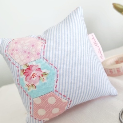 Alfineteiro Hexagon ❤️