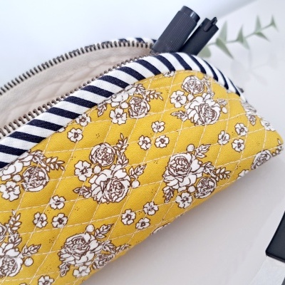 Estojo Bloomberry ♥