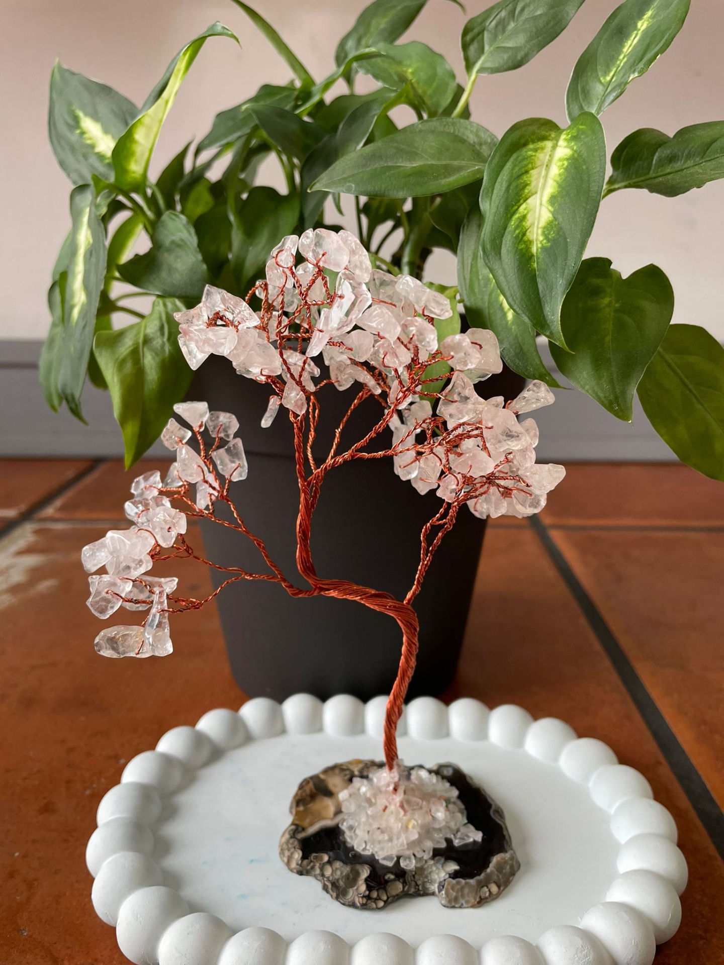 Árvore de Gemas Cristal de Rocha com base ágata preta