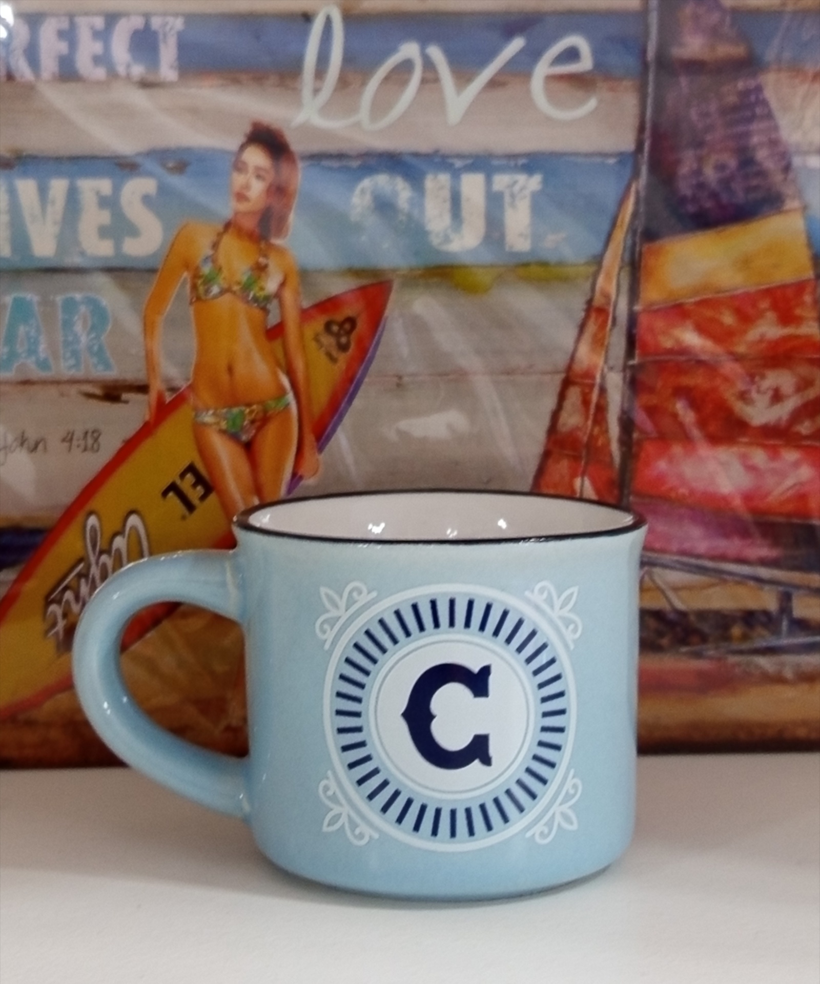 Caneca com letras A-J