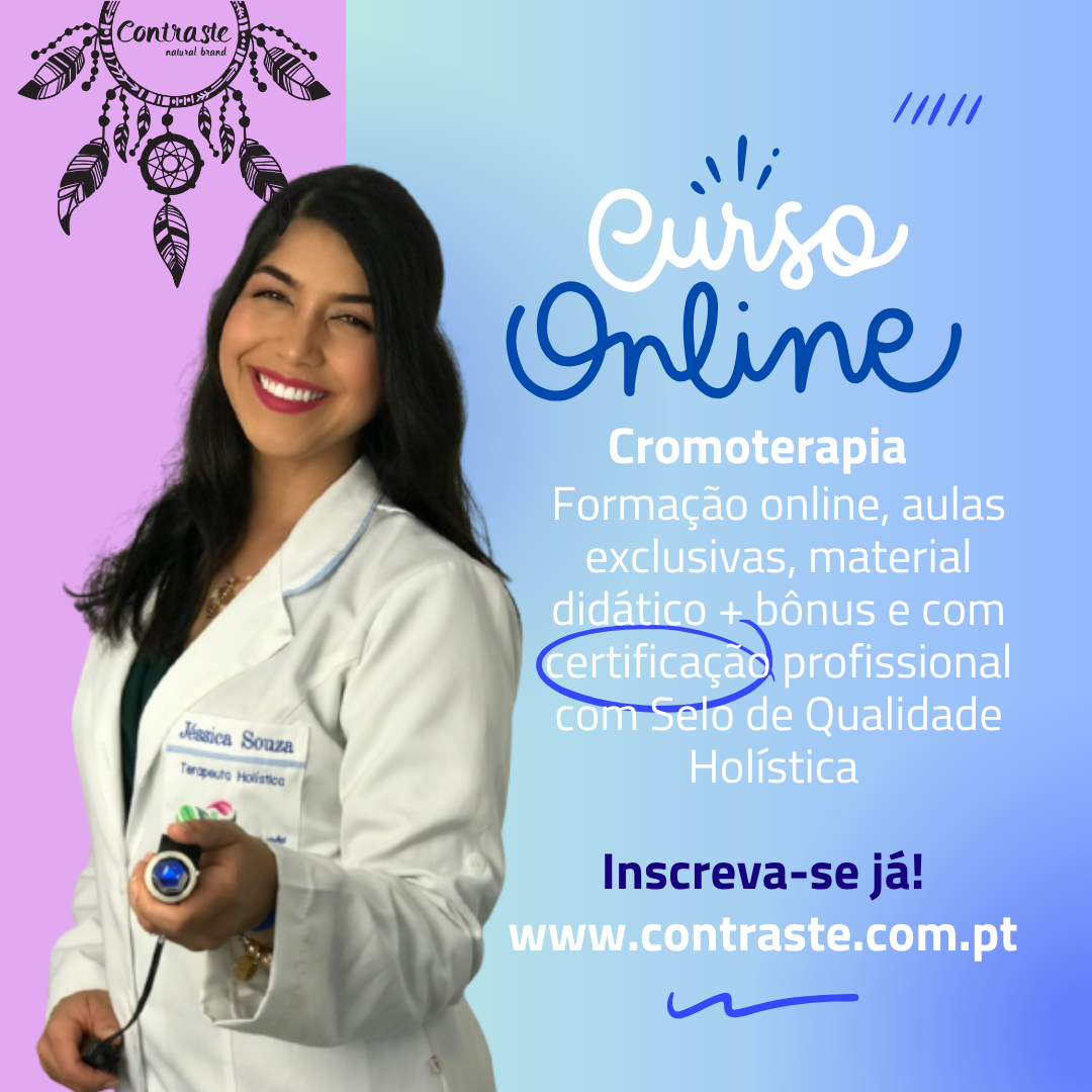 Mulher em jaleco branco segurando aparelho azul em imagem promocional de curso online.