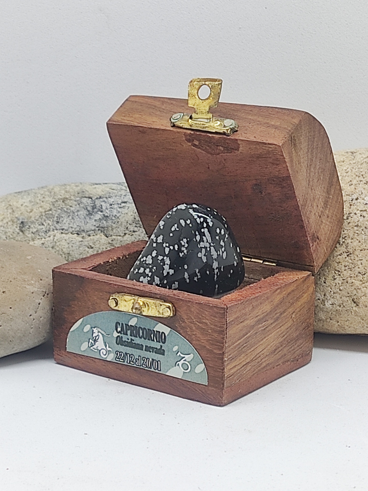 Baú Capricórnio, Obsidiana Floco de Neve