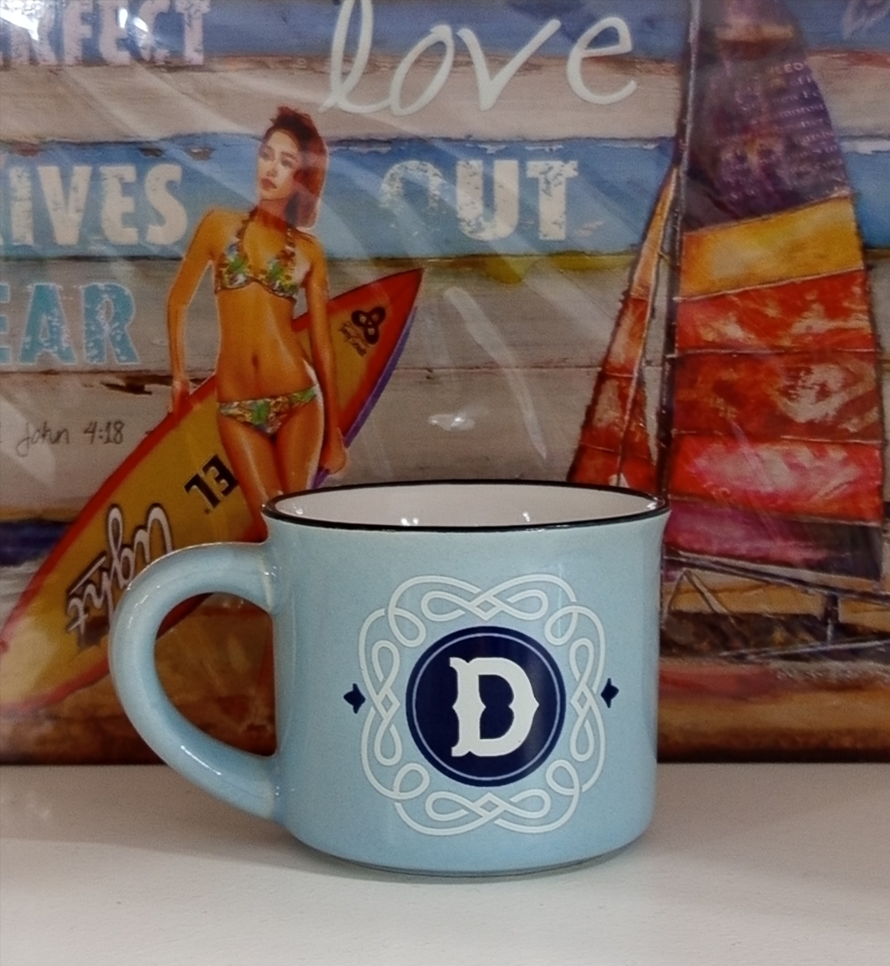 Caneca com letras A-J