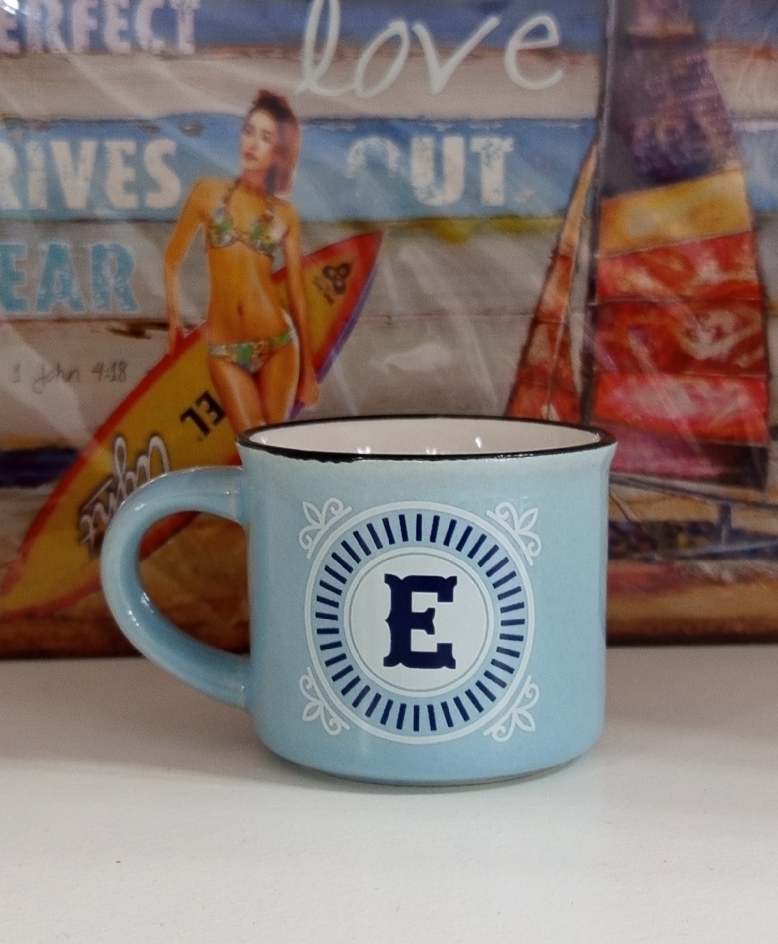 Caneca com letras A-J