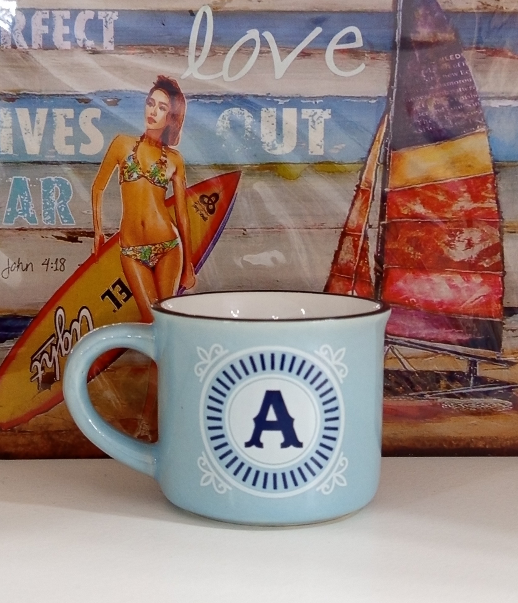 Caneca com letras A-J