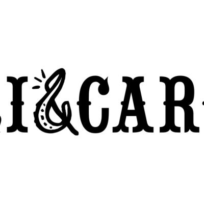 Logótipo preto com texto OLI&CAROL em fundo branco