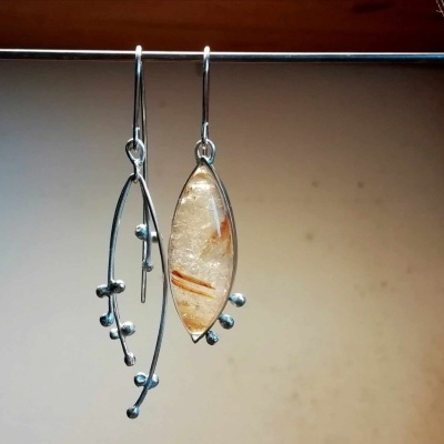 Brincos assimetricos Quartzo Rutilado