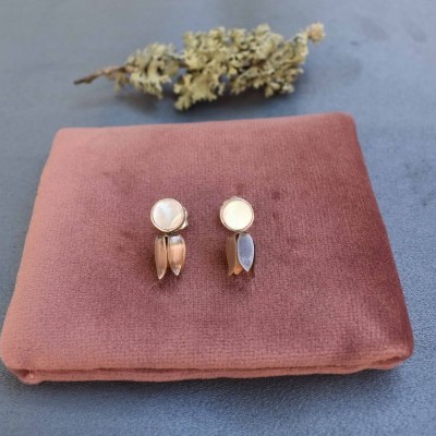 Brincos Madrepérola com flor