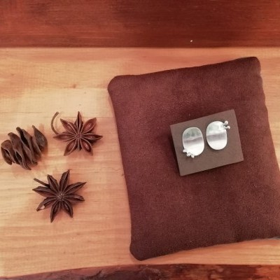 Brincos ovais 3 pontos