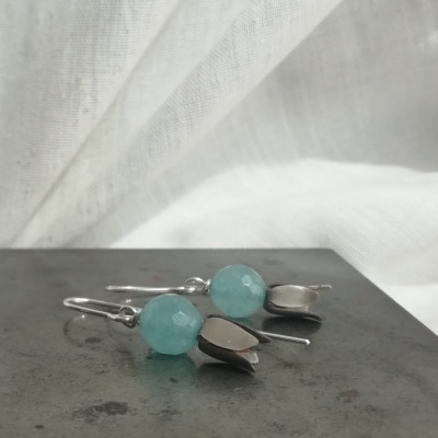 Brincos pedra redonda c/Flor