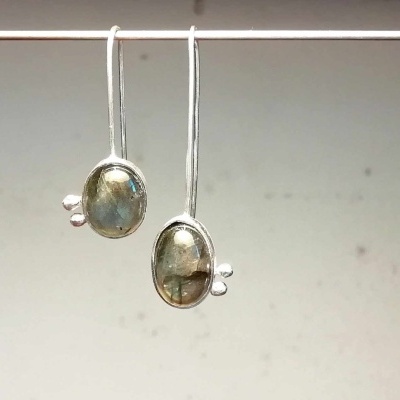 Brincos assimétricos Labradorite 2Pontos