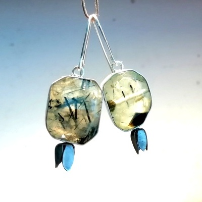 Brincos Prehnite c/Flor