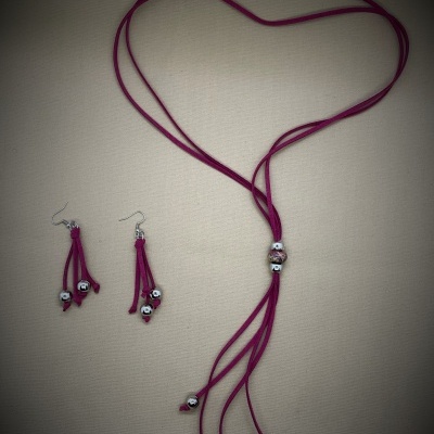 Conj. colar e Brincos em Pele