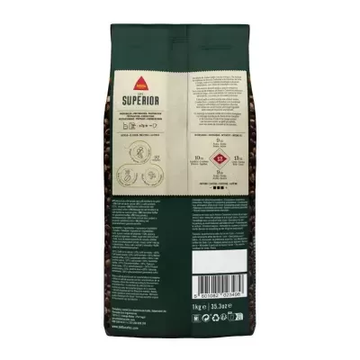 Embalagem verde escuro de café Superior, vista traseira com etiqueta creme e texto em português