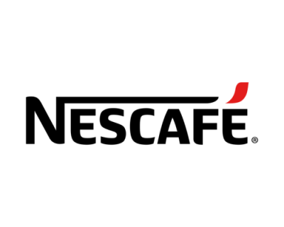 Logótipo NESCAFÉ preto com detalhe vermelho em fundo branco