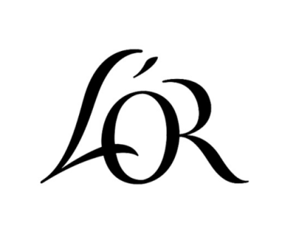 Texto estilizado 'LÓR' em preto sobre fundo branco