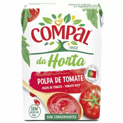 Embalagem branca de polpa de tomate Compal da Horta com ilustrações de tomate e folhas verdes