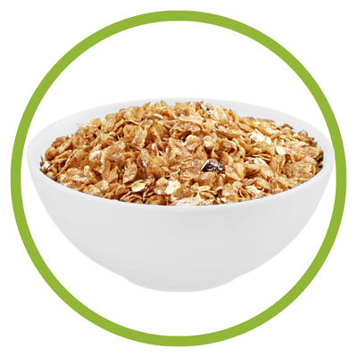 Tigela branca com cereais integrais castanhos e pedaços escuros