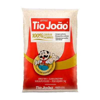 Pacote de arroz Tio João 5kg com rótulo vermelho e branco