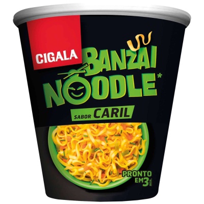Embalagem preta de noodles instantâneos Banzai Noodle sabor Caril da marca Cigala
