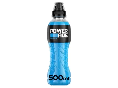 Garrafa azul de bebida Powerade 500 ml com tampa preta