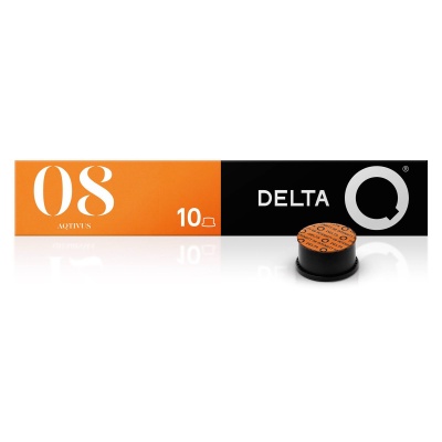 Embala de cápsulas de café Delta Q Q8 Active, preta e laranja, com cápsulas de tampas laranja estampadas.