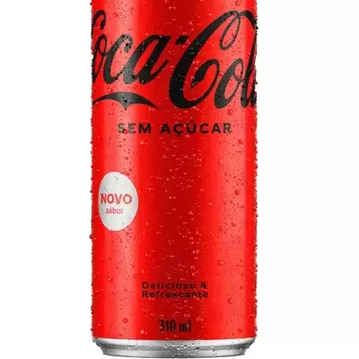 Lata vermelha de Coca-Cola sem açúcar com texto e gotas de água