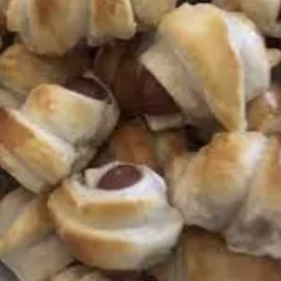 Pequenos pães enrolados com recheio de chocolate