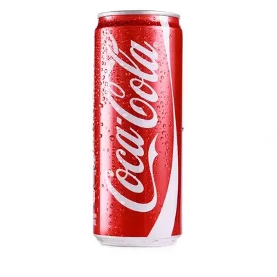Lata alta vermelha de Coca-Cola com gotas de água
