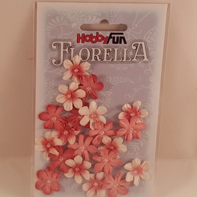Flores de papel rosa escuro e branco para scrapbooking