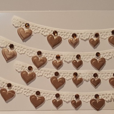Aplicações scrapbooking - renda com corações cobre Artoz Artwork