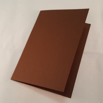 Cartão C6 colorido cor castanho escuro