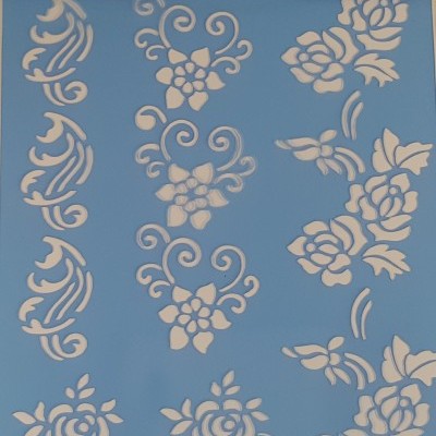Stencil azul floral com embalagem preta e texto ATILA FOR HOBBY e STENCIL