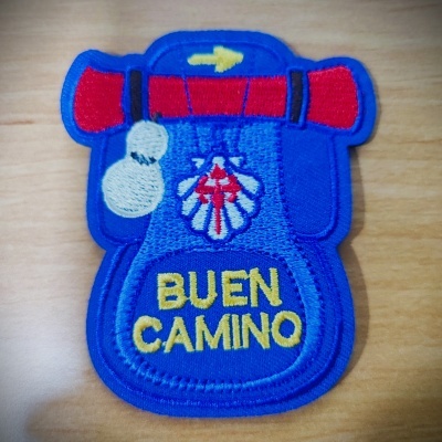 https://www.alberguedebarcelos.com/product/emblema-mochila-buen-camino