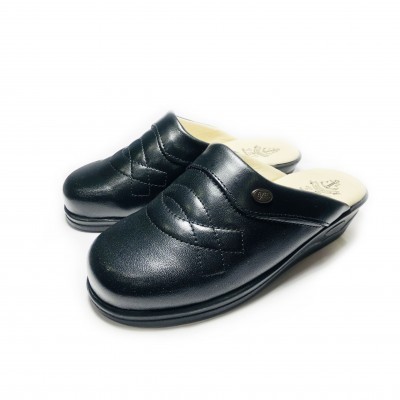 CHINELO EM PELE PRETO MULHER