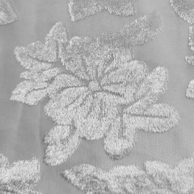 Veludo Jacquard Flores c/ relevo BRANCO