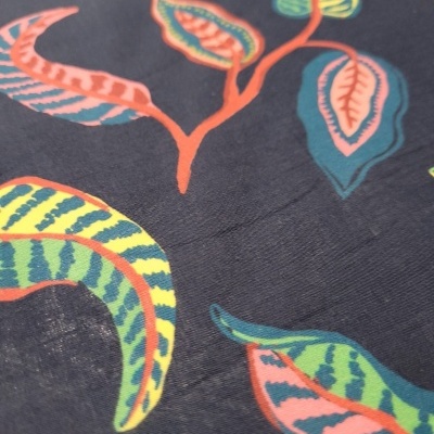 Tecido Algodão MARINHO FOLHAS COLORIDAS