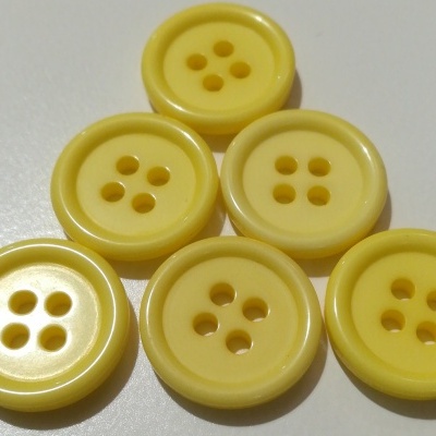 Botão Plást.Amarelo - 15 mm Pack 12