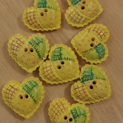 Botão de Gesso Coração Amarelo