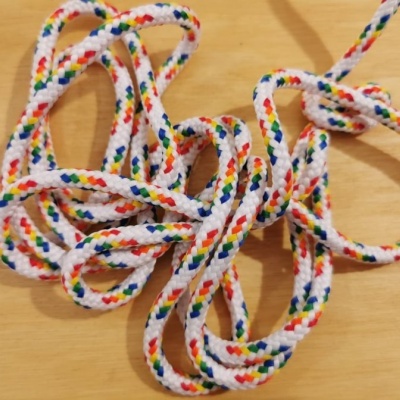 ﻿﻿Cordão redondo 5/6mm - poliester - colorido base branca
