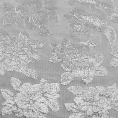 Veludo Jacquard Flores c/ relevo BRANCO