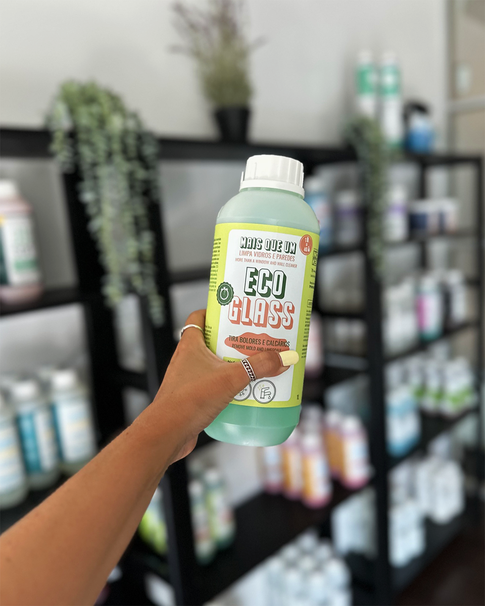 Limpa vidros, tira bolores, calcários - ECO GLASS Limpa vidros, tira bolores, calcários - ECO GLASS