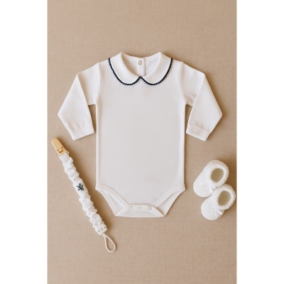 Body sem carda com detalhes azul marinho