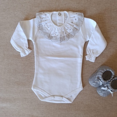 Body sem carda com gola cinzenta