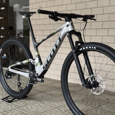 BICICLETA SCOTT SPARK RC COMP - 2025