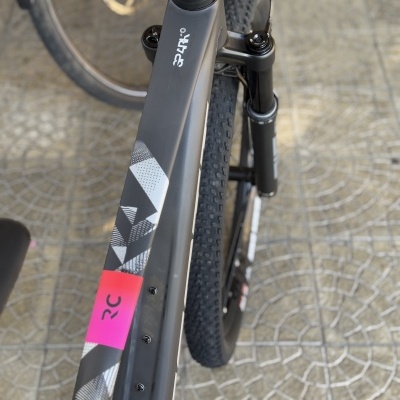 BICICLETA SCOTT SPARK RC TEAM - PRETO CARBON