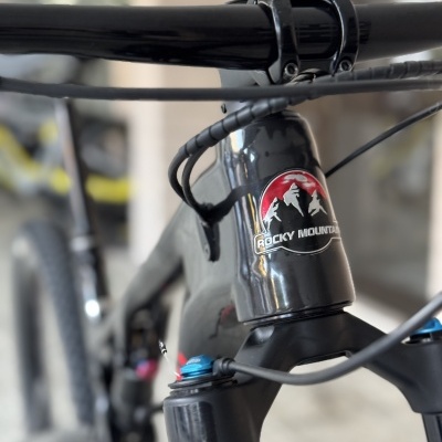 BICICLETA BTT ROCKY MOUNTAIN ELEMENT 950 RSL - CARBONO - USADA