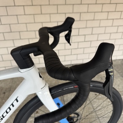 BICICLETA ESTRADA SCOTT ADDICT RC PRO - BELUGA GREY/SEASHORE GREEN